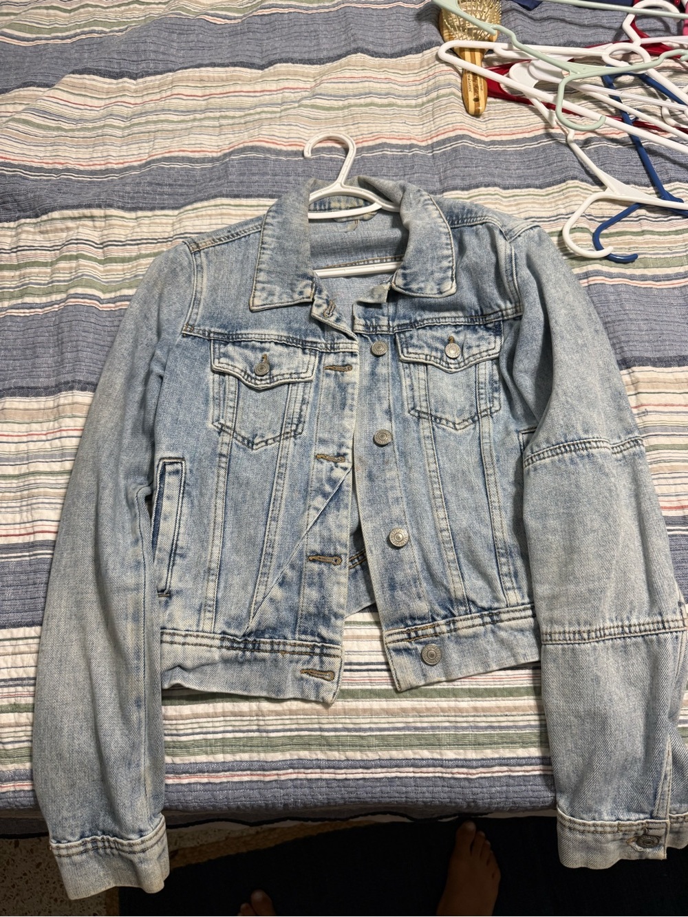 Free People Light Wash Denim Jacket in Pale Blue - Picture 1 of 3